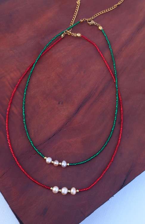 گردنبند زنانه منجوقی و مرواریدهای پرورشی