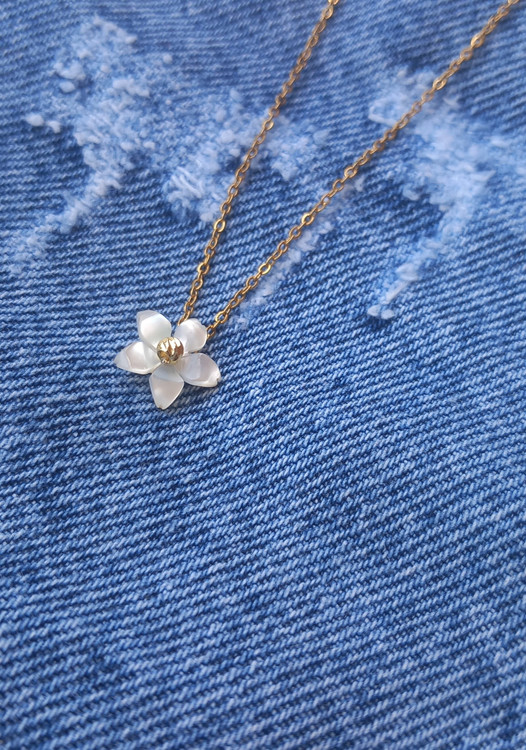 گردنبند زنانه گل صدفی