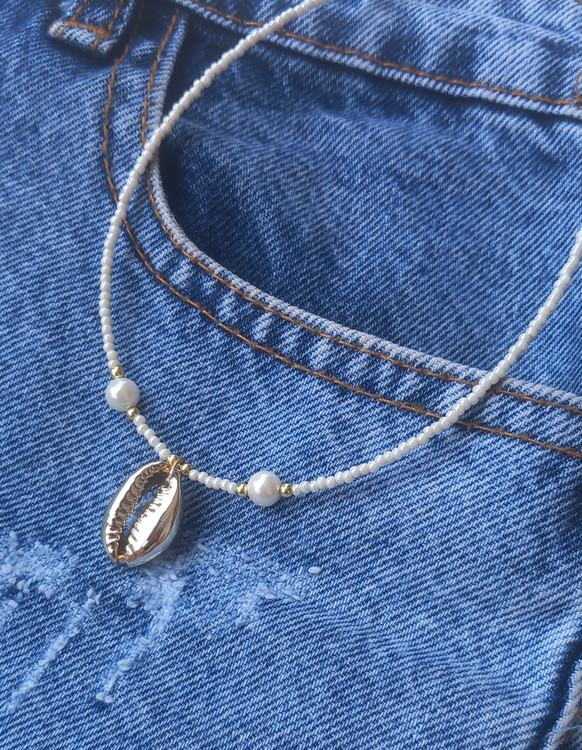 گردنبند زنانه سفید با صدف و مروارید