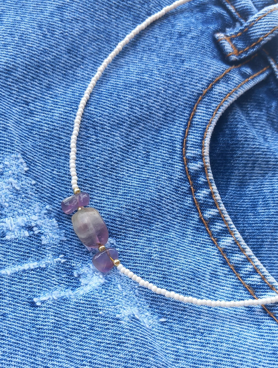 گردنبند زنانه منجوقی سفید و امیتیست