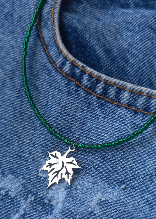 گردنبند زنانه سبز با پلاک برگ