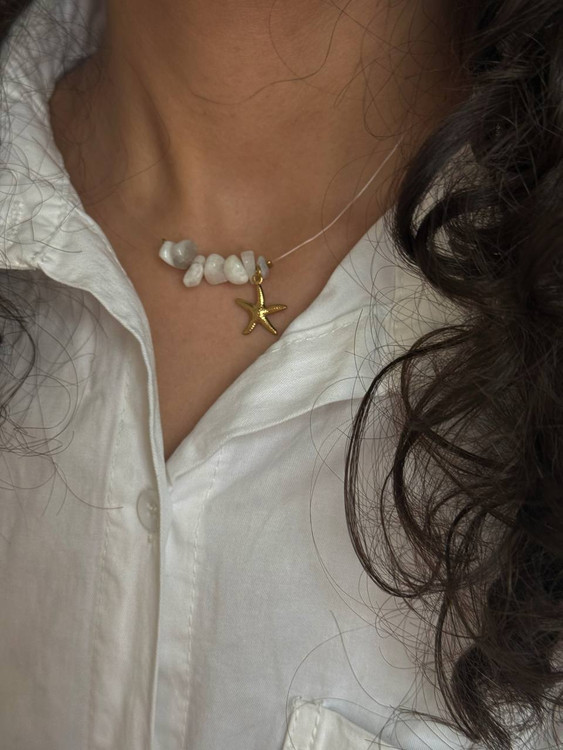 گردنبند زنانه سنگ طبیعی مون استون سفید با پلاک استیل ستاره
