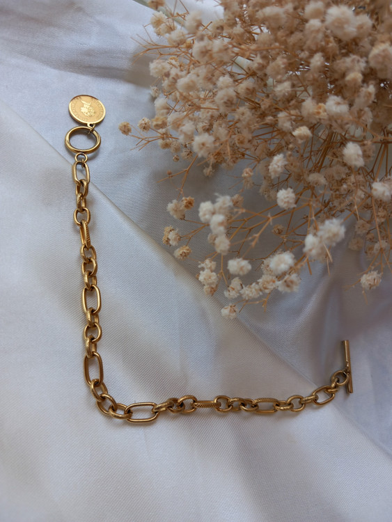 دستبند تیفانی با قفل T و پلاک الیزابت