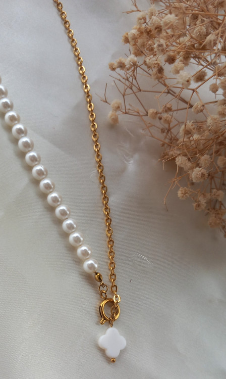 گردنبند زنانه مرواریدی با پلاک صدف طبیعی ونکلیف