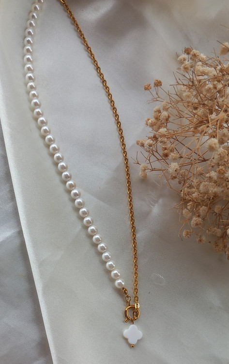 گردنبند مرواریدی و زنجیر استیل