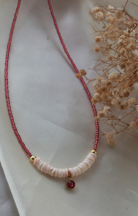 گردنبند زنانه صورتی با صدف و نگین صورتی