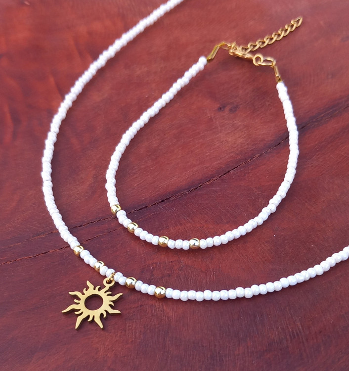 نیم ست خورشید منجوقی سفید