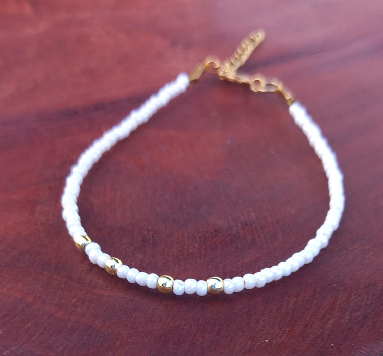 دستبند منجوقی سفید زنانه