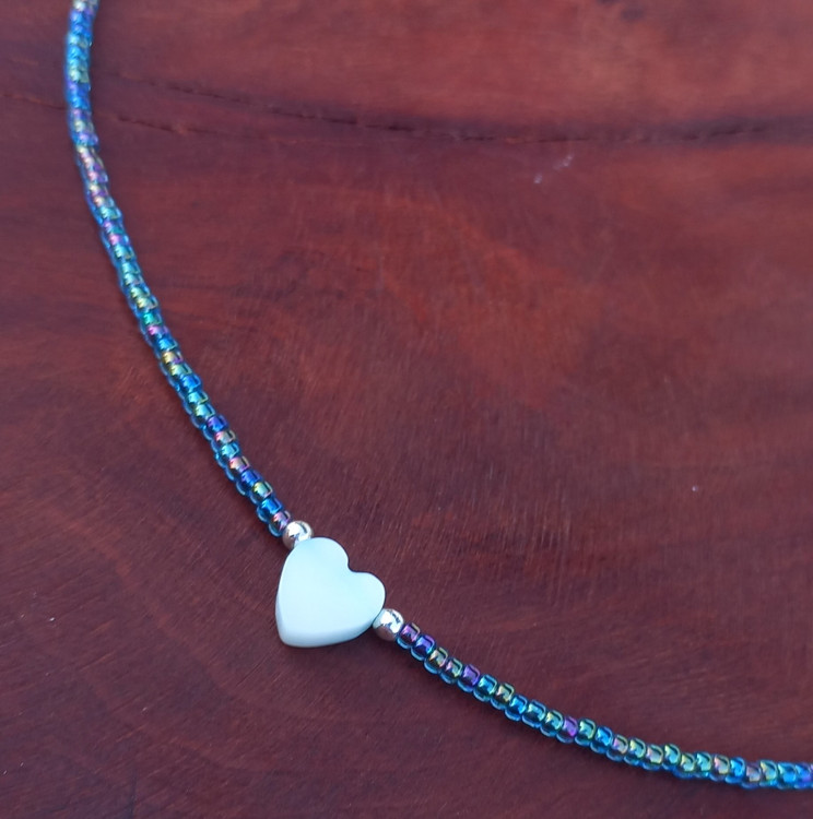 گردنبد زنانه منجوقی آبی و صدف