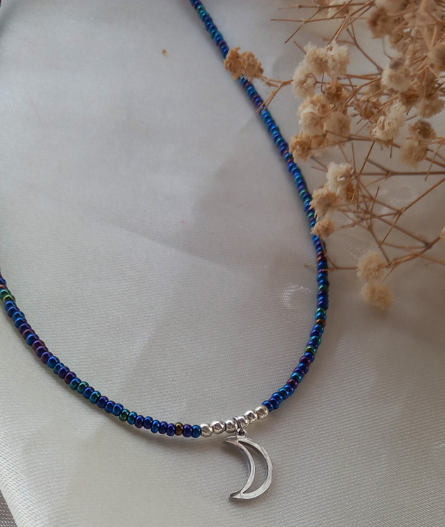 گردنبند منجوقی سرمه ای با پلاک ماه استیل