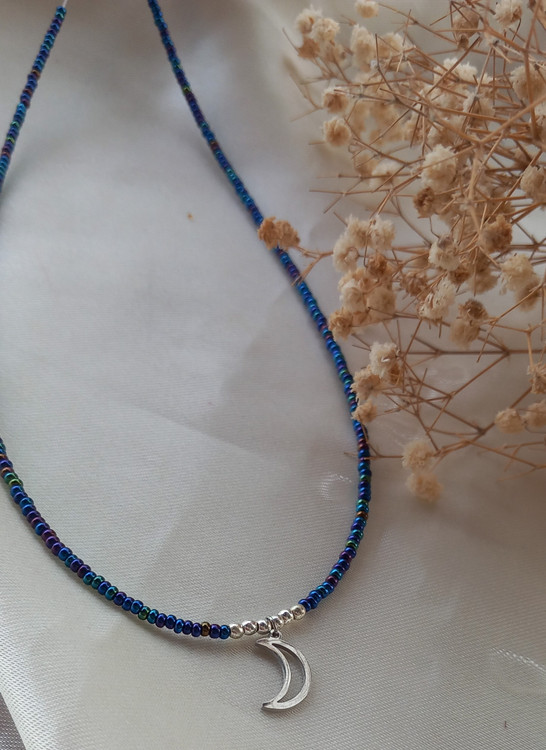 گردنبند زنانه آبی با پلاک ماه استیل