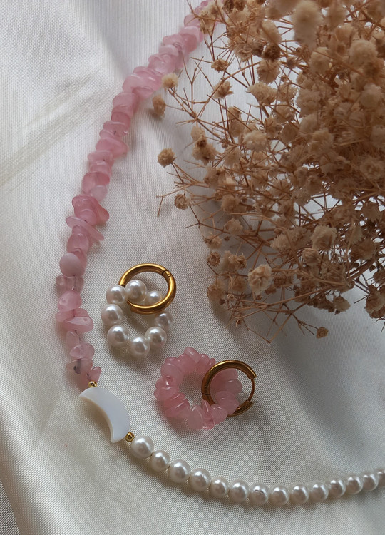 نیم ست گردنبند و گوشواره زنانه سنگ طبیعی رزکوارتز مروارید