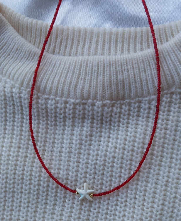 گردنبند زنانه منجوقی قرمز مناسب یلدا