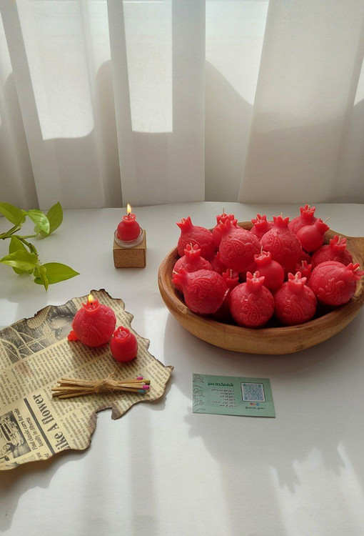 شمع قرمز انار برای شب یلدا