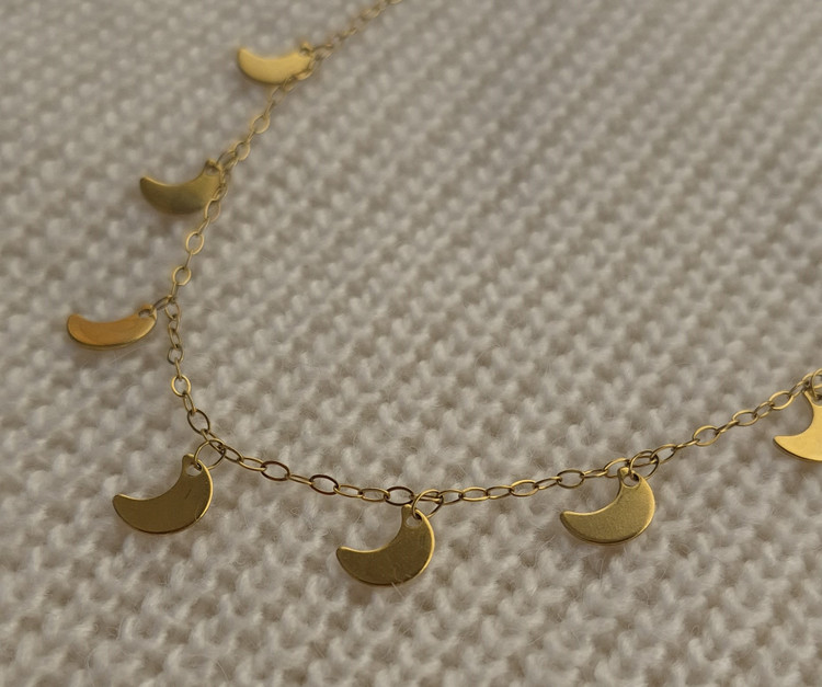 دستبند زنانه استیل با اویزهای ماه