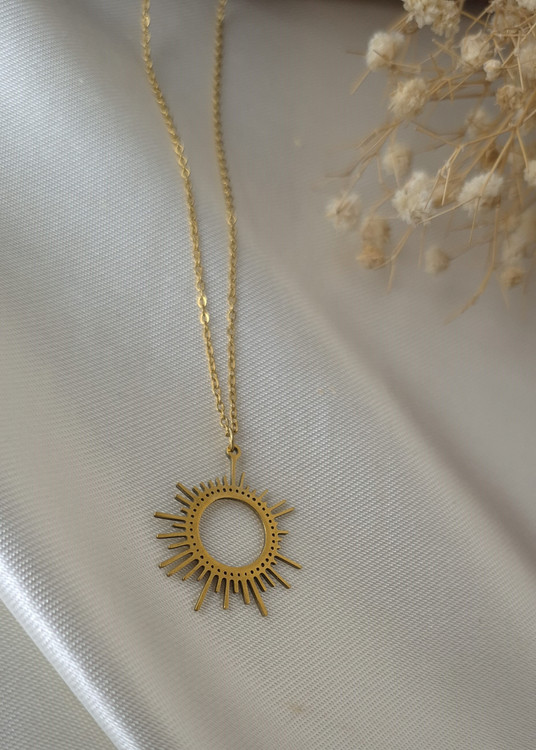 گردنبند خورشید طلایی