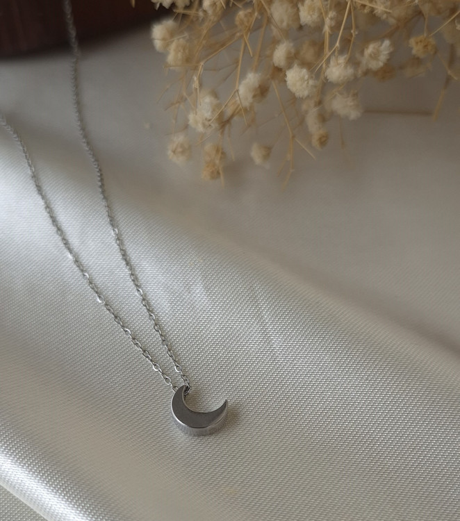 گردنبند زنانه استیل ماه نقره ای