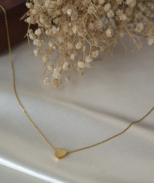 گردنبند مینیمال قلب طلایی