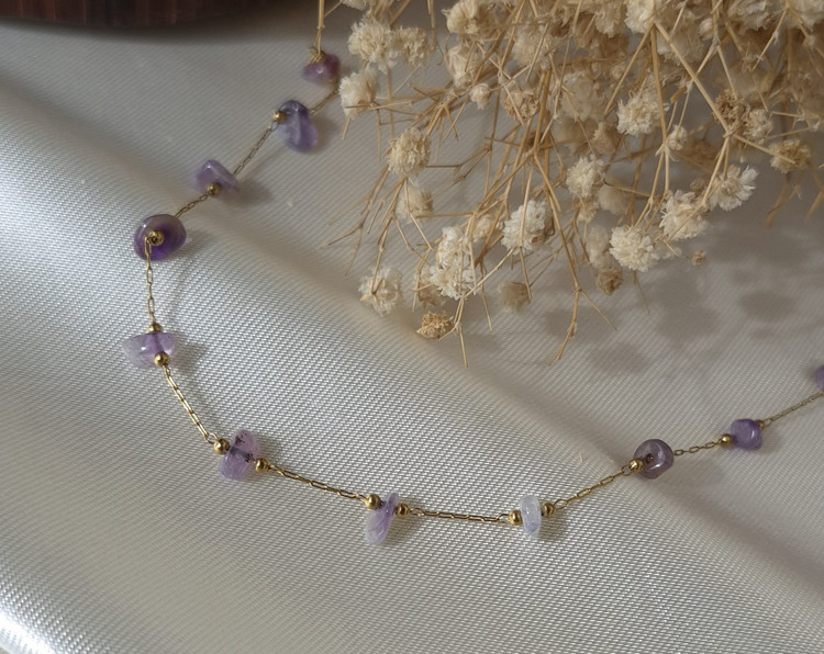 دستبند زنانه سنگ طبیعی امیتیست با زنجیر استیل