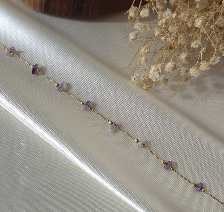 دستبند زنانه استیل طلایی با سنگ های امیتیست طبیعی