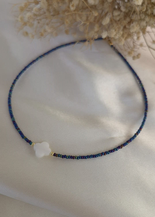 گردنبند سرمه ای با پلاک صدف تراش ونکلیف