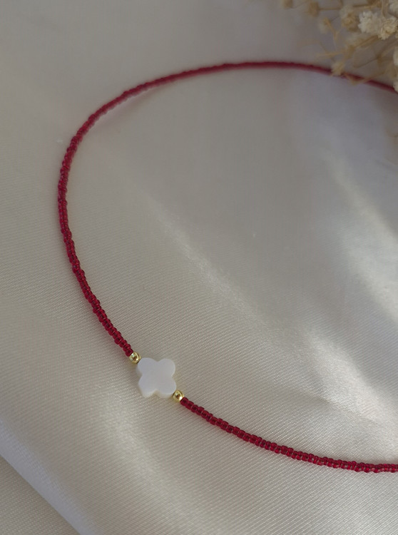 گردنبند زنانه منجوقی قرمز با پلاک صدف