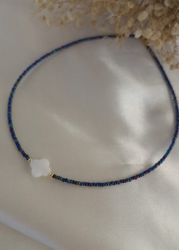 گردنبند زنانه منجوقی آبی با پلاک صدف