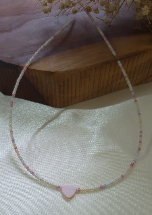 گردنبند منجوقی با پلاک صدف طبیعی