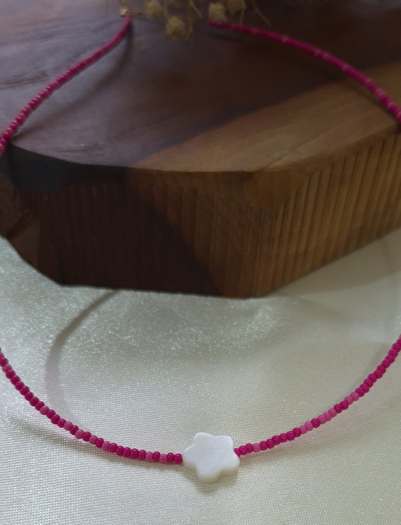 گردنبند زنانه صورتی با پلاک گل