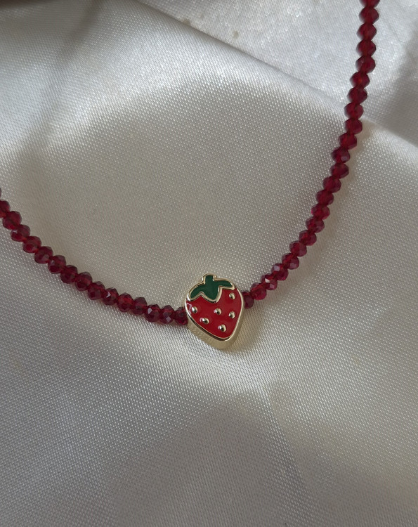 گردنبند کریستالی توت فرنگی