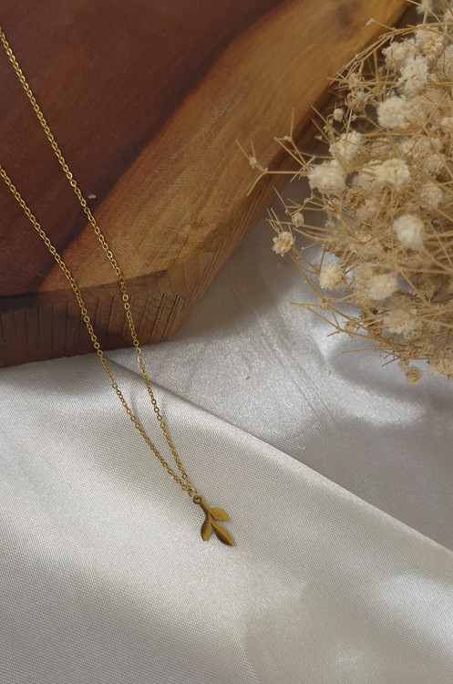 گردنبند طلایی برگ