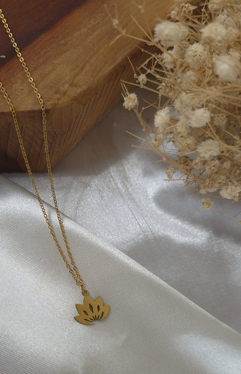 گردنبند استیل زنانه گل نیلوفر آبی