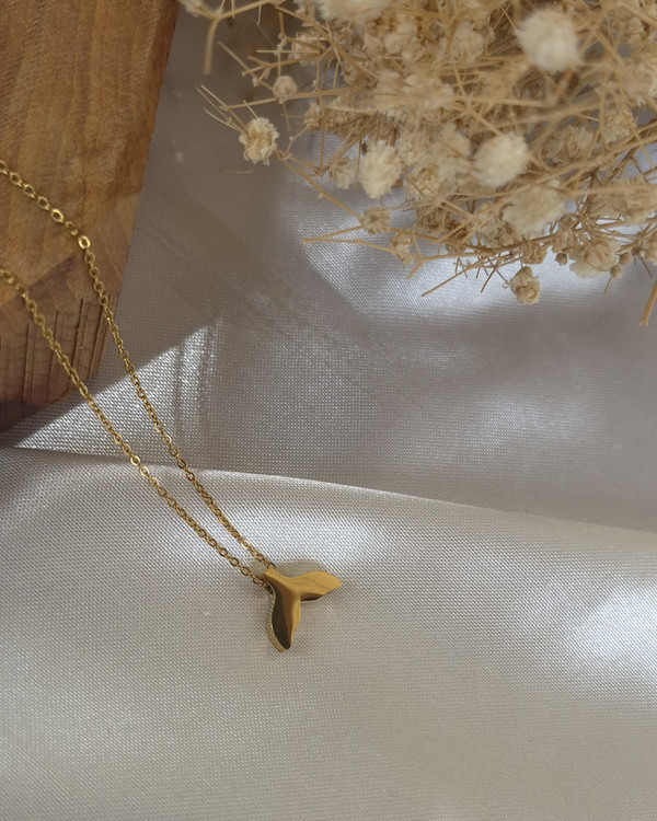 گردنبند دم نهنگ