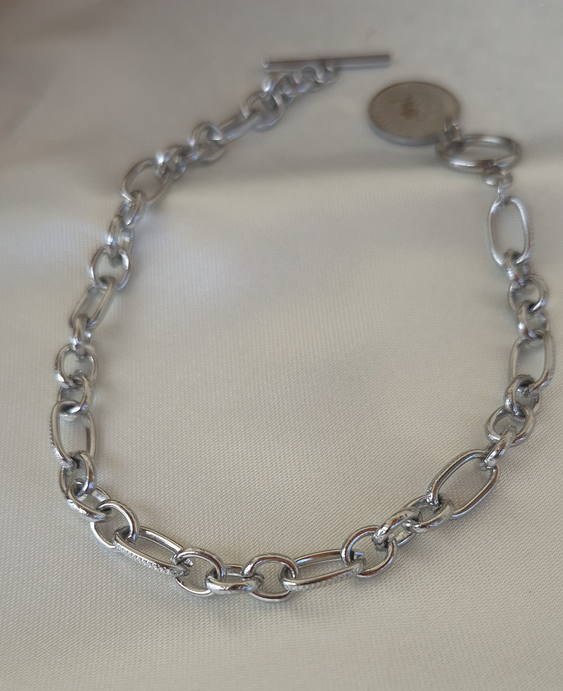 دستبند استیل زنانه تیفانی با قفل T