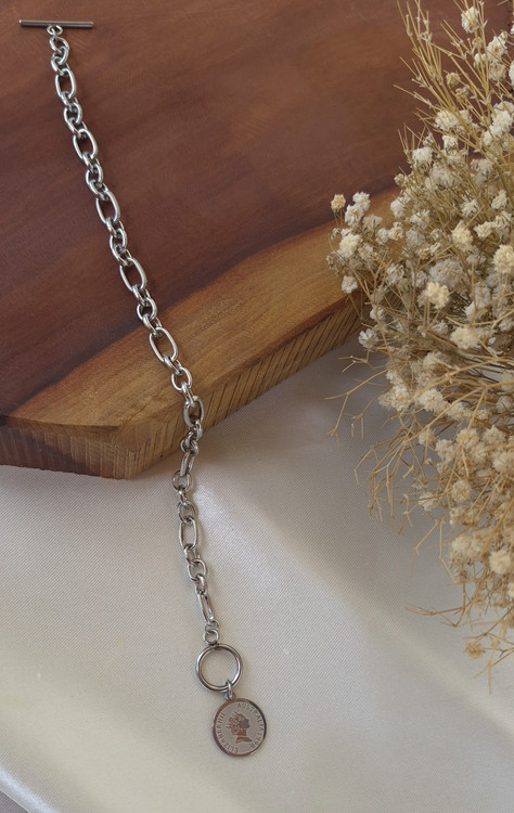 دستبند استیل زنانه تیفانی با قفل T و پلاک الیزابت